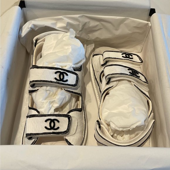 CHANEL Printed Calfskin Velcro Dad Sandals 37 White Black - Picture 8 of 9